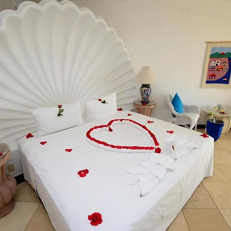 Dolphin Cove Inn 만사니요 외부 사진