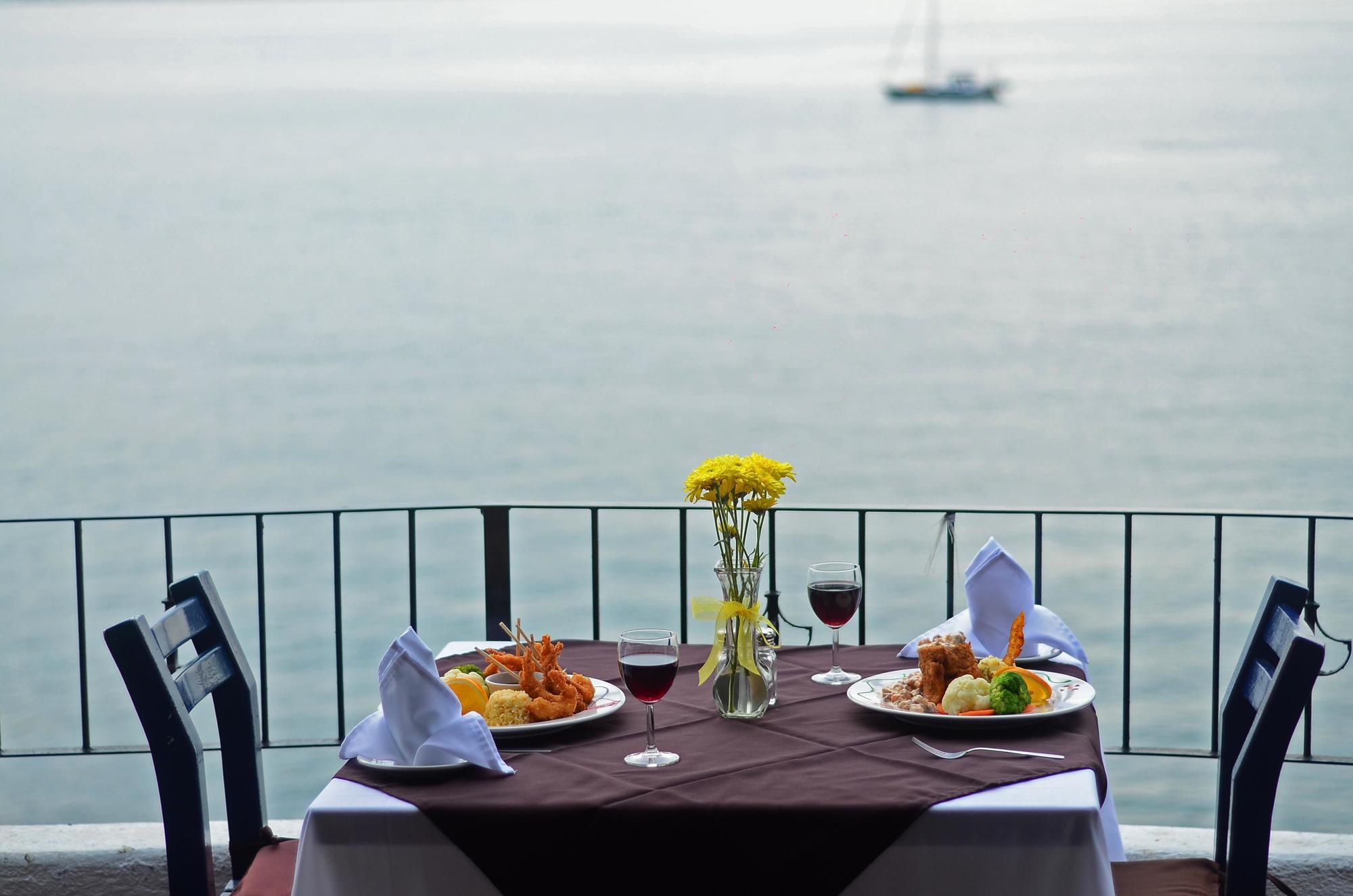 Dolphin Cove Inn 만사니요 외부 사진